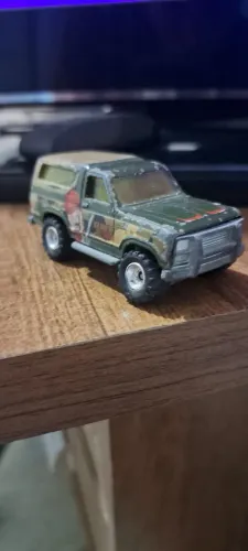 Carrinho Hot Wheels 85 Ford Bronco Edição Limitada Looney Tunes