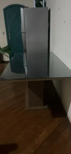 Mesa preta com vidro (pra levar logo)
