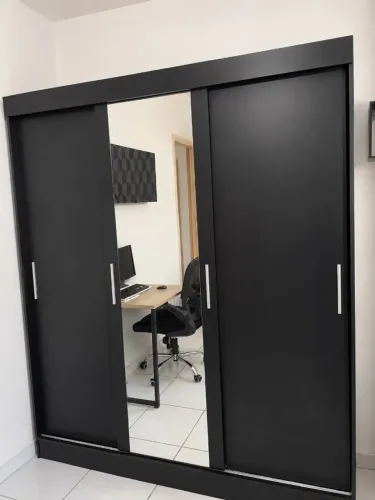 Guarda Roupa Preto de Casal