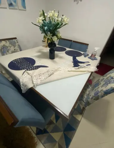 Mesa com cadeiras