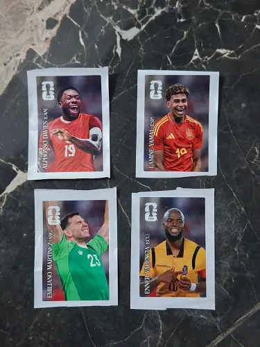 Kit 4 figurinhas Coca-Cola Copa do Mundo 2026