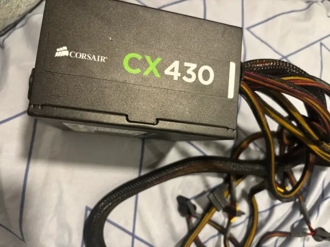 Fonte Corsair CX430 - 430w
