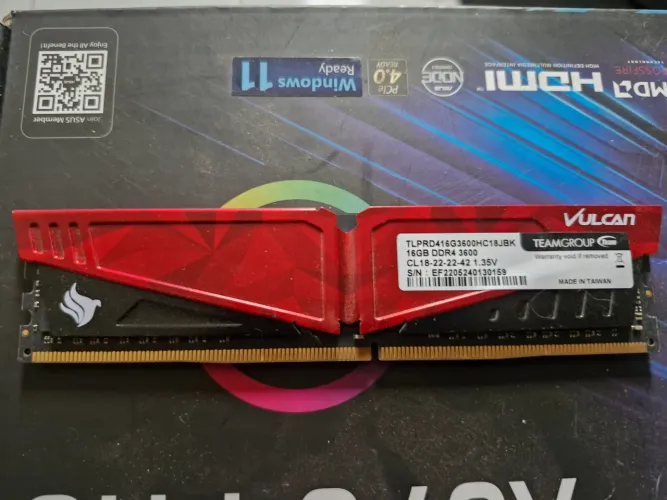 Memória RAM 16GB DDR4 3600MHz