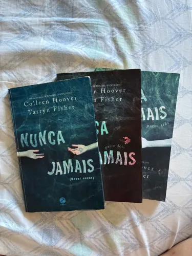 COLEÇÃO ?NUNCA, JAMAIS? de Colleen Hoover e Tarryn Fisher