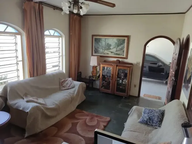 Casa a venda com 4 quartos no Jardim Brasília, Mogi Mirim