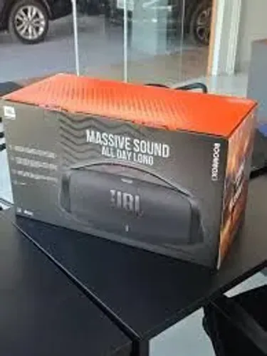 Boombox 3 lacrada acompanha case