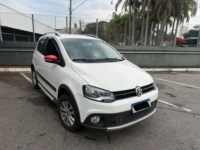 Volkswagen Crossfox 1.6 MI Total Flex 8V 5P 2013