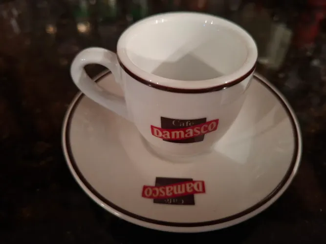 Jogo de Xícaras e Pires do Café Damasco