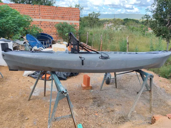 Vendo caiaque caiman 100 excelente