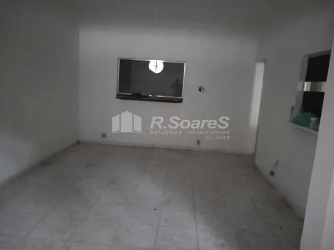 Locação de prédio com 2 andares, composto de 6 salas