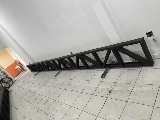 Triliça de ferro 50 de altura por 7 .00 de comprimento