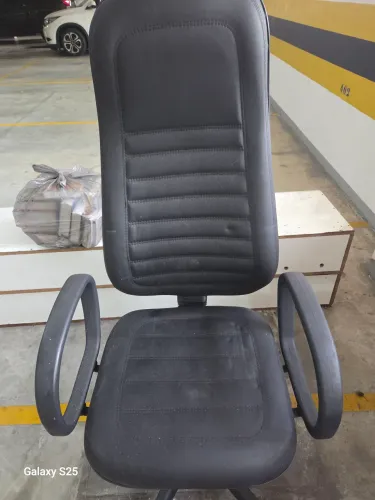 Vende-se cadeira executiva