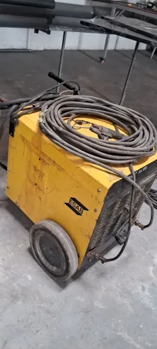 Maquina de solda Trifasica origi arc 406