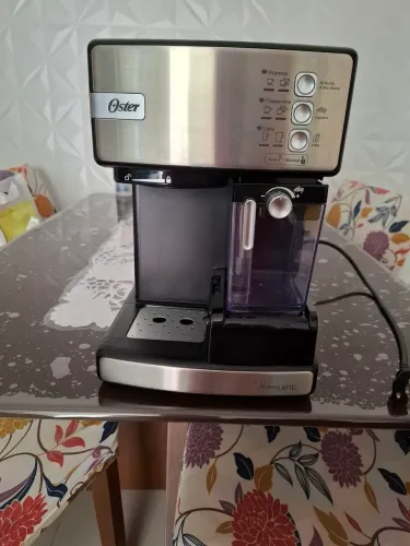 Cafeteira expresso oster primalatte inox 