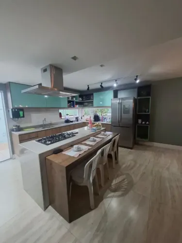 Casa 03 quartos(150m) com Terreno (253m2) Araçás, Vila Velha - ES