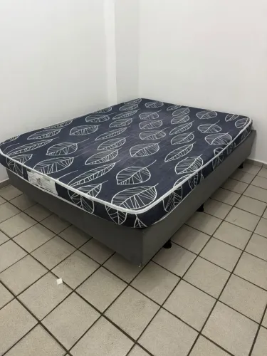 Cama de casal base + colchão 