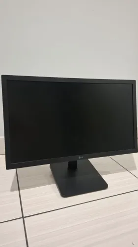 Monitor Gamer Full HD 21,5" 22MP410 LG - Ótimo Estado!