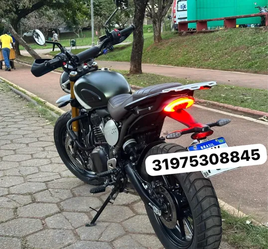 Scrambler 400x 2024 com acessórios