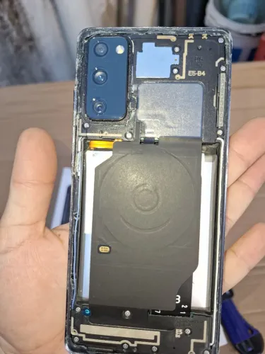 Samsung Galaxy S20 FE 5G Para Peças Ou Conserto (Liga Mas Não Carrega)