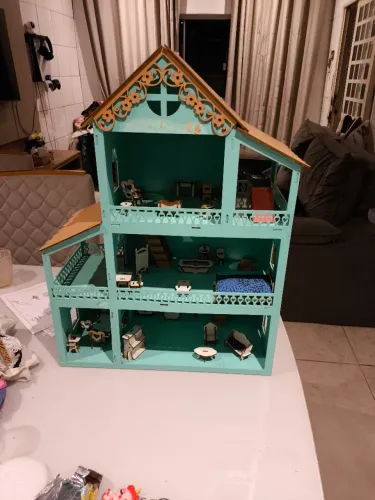 Casinha de boneca em MDF