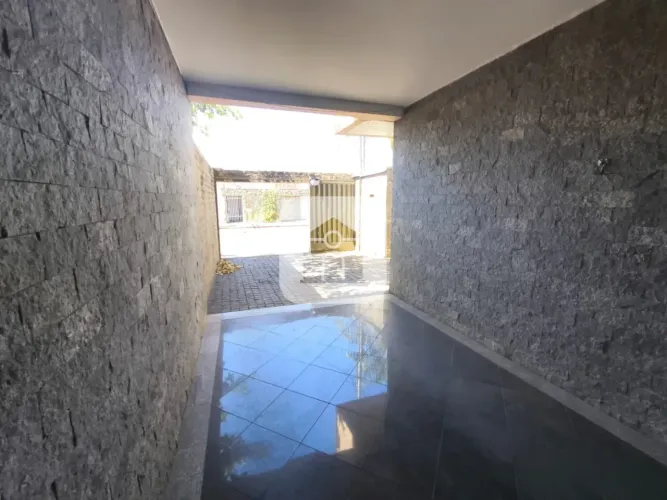 Casa para locação no bairro Santa Mônica