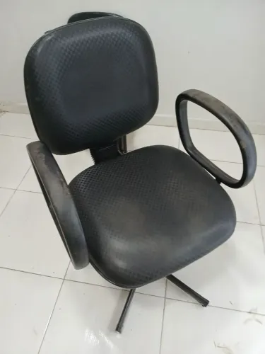Cadeira cabeleireiro salão de beleza hidráulica confortável cor preta factor de encosto 