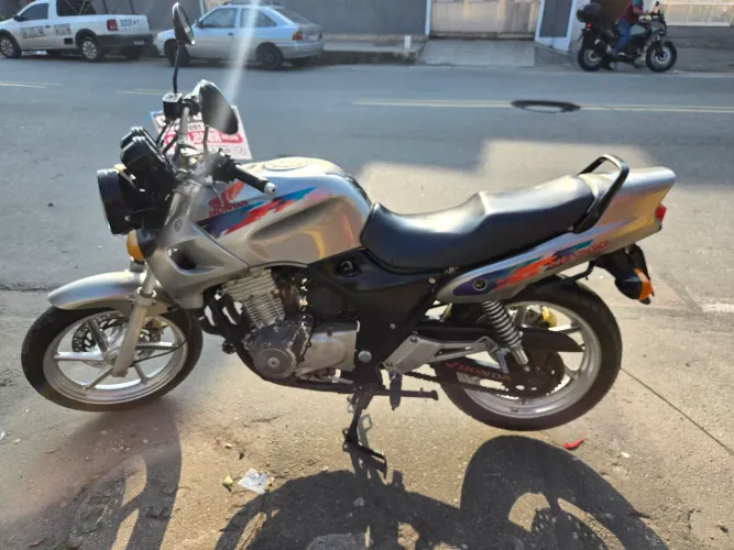VENDO CB 500 ANO 99 MUITO INTEIRA