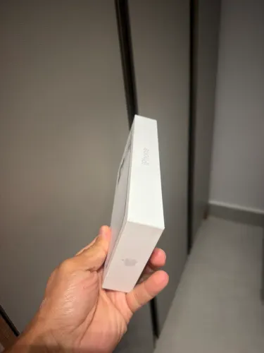 iPhone. 17 por max 256 silve semi novo na garantia