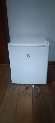 Frigobar Electrolux 47 litros
