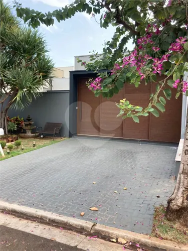 Condomínio com 3 quartos à venda em Residencial village damha ii - SP
