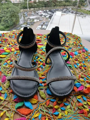 Sapato preto rasteirinha arezzo 