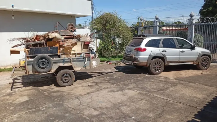 Entulhos, ensacado ou solto ,retiramos, cata treco, galhos galhadas, em toda região 