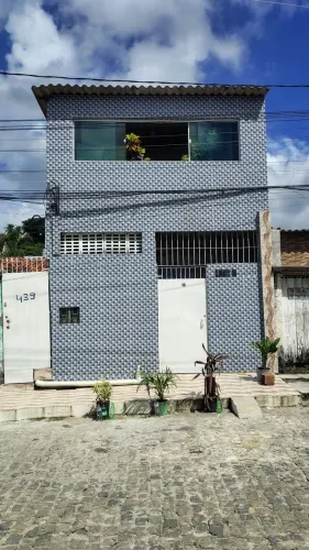 VENDE-SE 2 CASAS NO MESMO TERRENO, NO IBURA DE BAIXO