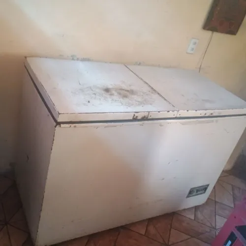 Vendo freezer motor novo zero na garantia ainda gela demais freezer muito bom