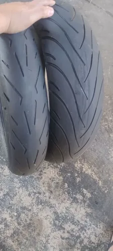 Pneus moto