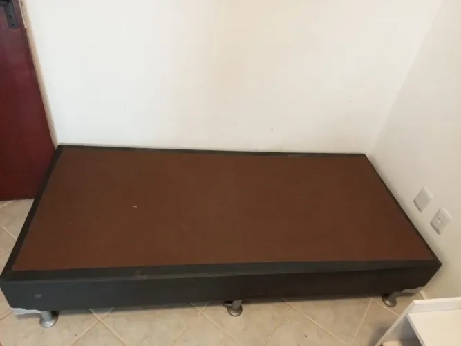 Box solteiro preto
