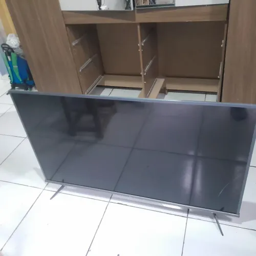 Tv tcl 50 polegadas com detalhes 