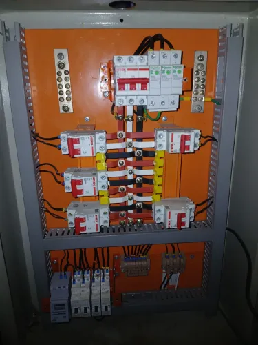 Quadro de comando elétrico trifásico completo