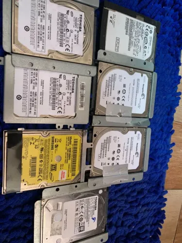 Pra vender ainda hoje lote com 7 hds diversas memórias!!!