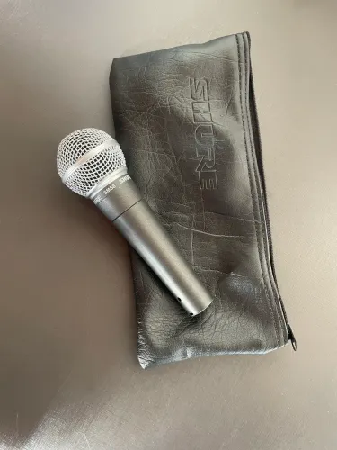 Microfone Shure Sm58 Dinâmico