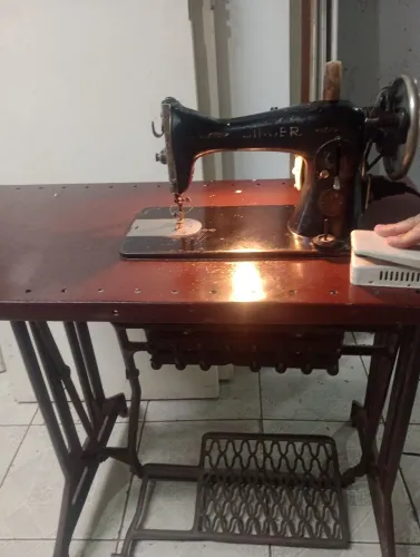 Máquina de custura elétrica Singer - 110w