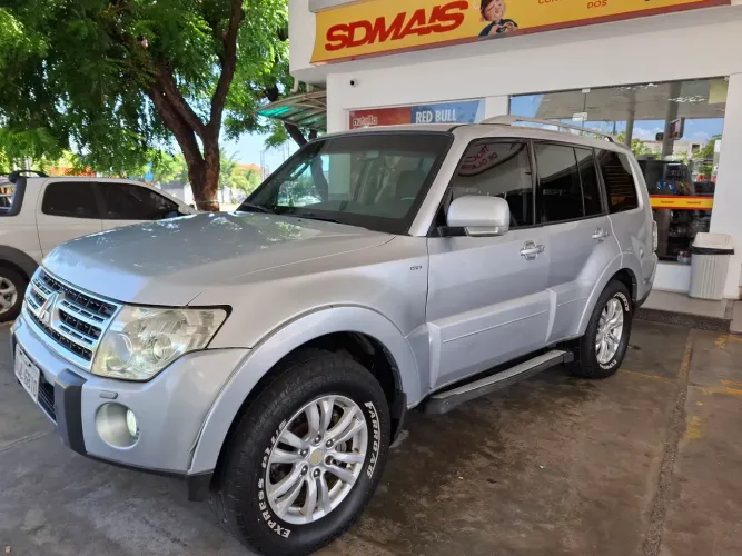 Mitsubishi Pajero HPE Full 3.2 4X4 T.i.dies. 5P AUT 2010