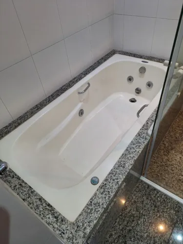 Banheira de hidromassagem