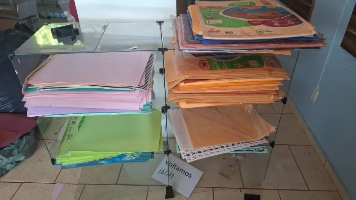 Variedade de produtos para papelaria e escritório