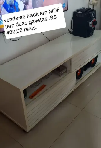 Vende-se Rack laqueado