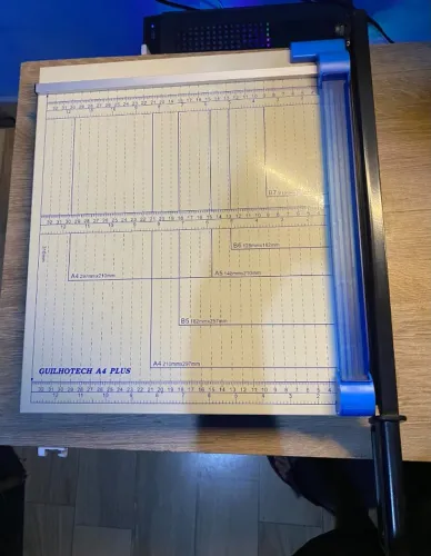Guilhotina A4 Plus