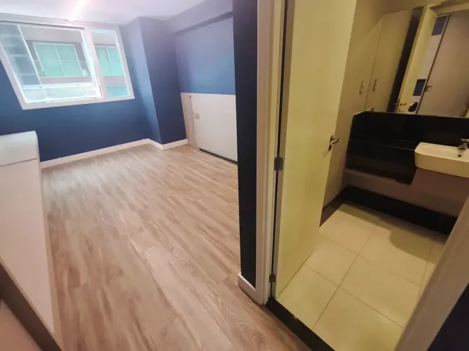 Sala comercial reformada, pronta para trabalhar nos Cavaleiros - Macaé - RJ