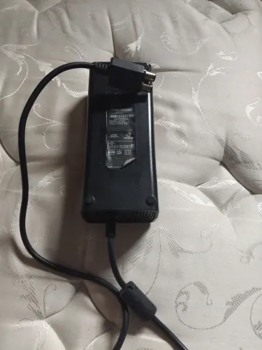 Fonte de alimentação para console Xbox 360 slim