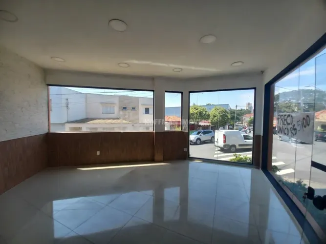 Salão comercial à Venda, 120,00m² - Osvaldo Cruz