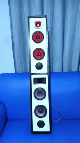 Caixa de Som torre potente não é Amplificada com 4 falantes e 2 tweeter R$250, *